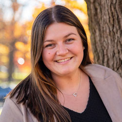 Lily Nardozzi Headshot