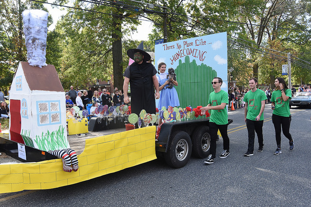 homecoming-2017-float