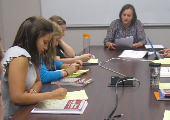 Dr. Montserrat Linares-Farras
