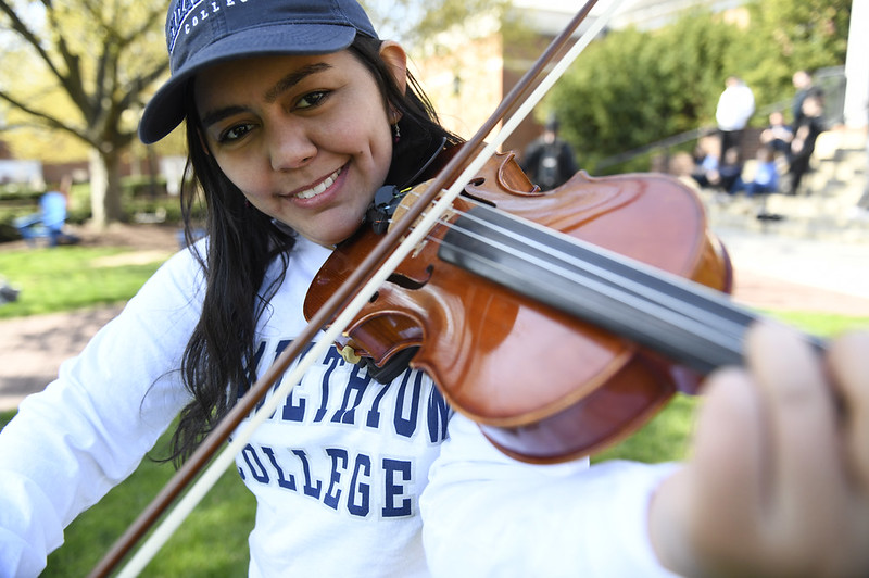 music student playing violin