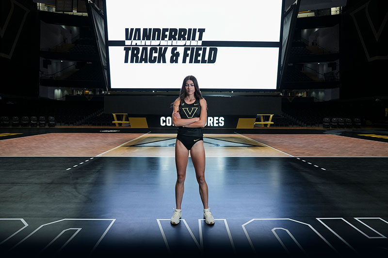 Kelty Oaster competing for Vanderbilt Track & Field