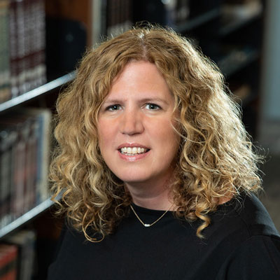 aggie bennet headshot