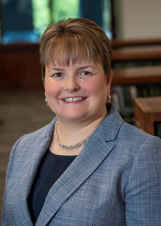 Kristi Kneas Headshot